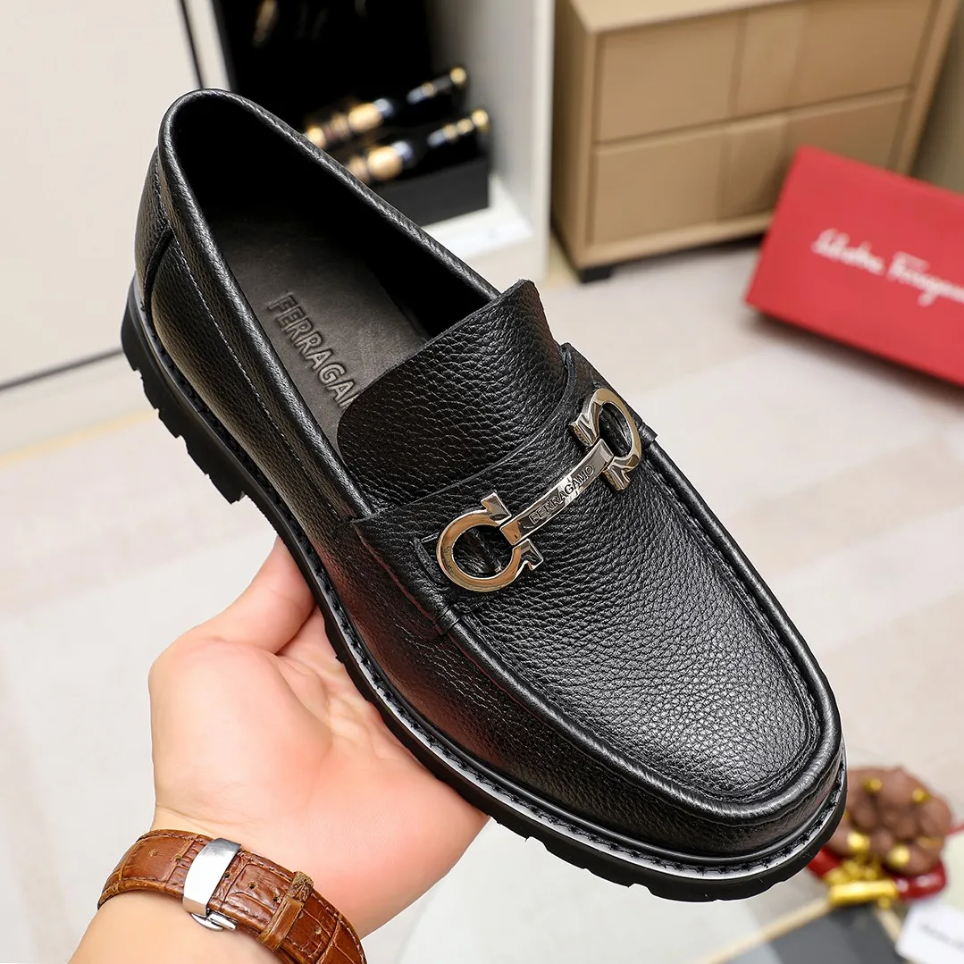 Men's shoes 💰460 🔥Ferragamo's new men's casual slip-on shoes🇨🇳Official website original 1:1 mold, original quality💯Fine workmanship, high-end luxury☘The upper is made of imported Italian first-layer cowhide🌴🐂Leather lining🍓Rubber wear-resistant and non-slip outsole, breathable and comfortable to wear🍍The first choice for high-grade men🍉3 colors available! Code number 38-45……